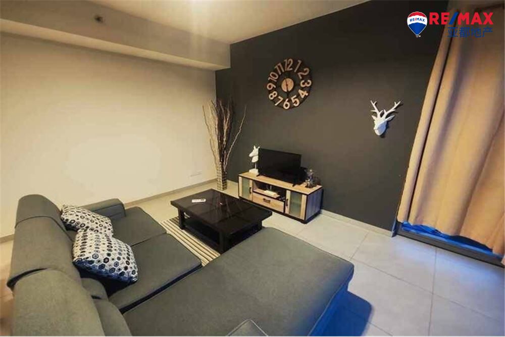 芭提雅尤尼克斯南海景公寓62平方米2卧2卫出售 High Floor 2 Bedroom For Sale Unixx South Pattaya